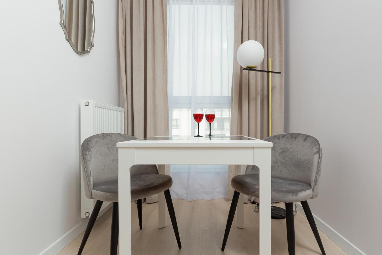 Golden Apartment Ursynow By Noclegi Renters 바르샤바 외부 사진